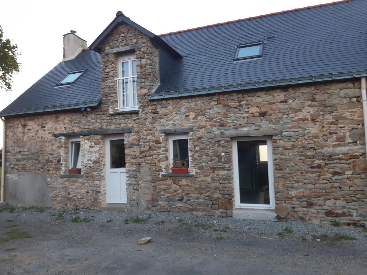 gîte   Chez Albertine et Thérèse Ruffigné Exterior foto